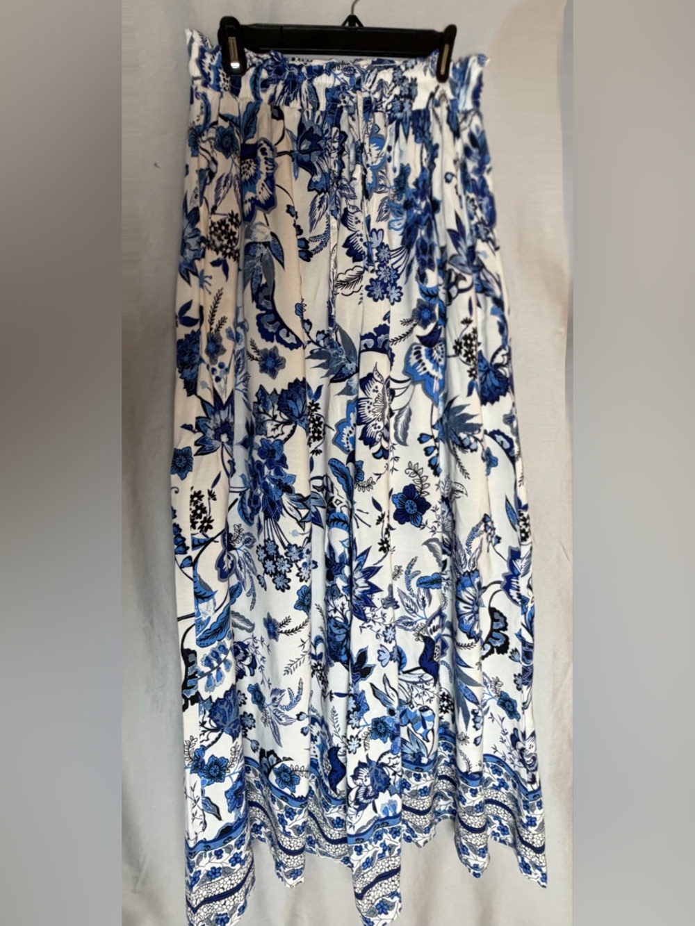 Blue Floral palazzo pants with elastic waist - White & Blue